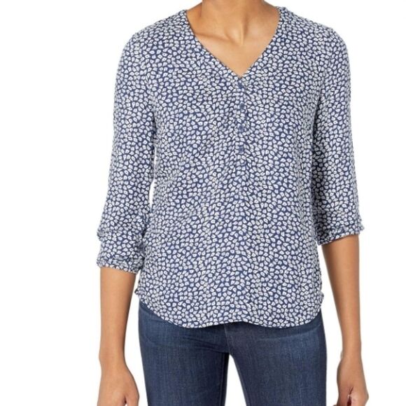 Amazon Essentials Tops - XL Amazon Essentials Womens 3/4 Sleeve Button Popover Shirt Loose-Fit V-Neck Top